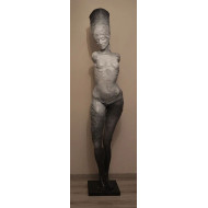 Sculpture « Silence in red (White) » (2024) | Roland Kościółek – résine acrylique, 197 cm