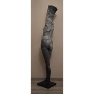 Sculpture « Silence in red (White) » (2024) | Roland Kościółek – résine acrylique, 197 cm